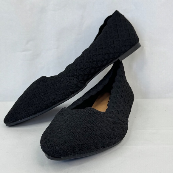 Torrid Womens Black Scallop Edge Stretch Knit Pointed Toe Flat Shoes Sz. 8 WW - Picture 3 of 11